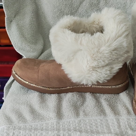 UGG Brown and Cream Fur-Lined Slippers - Picture 5 of 9